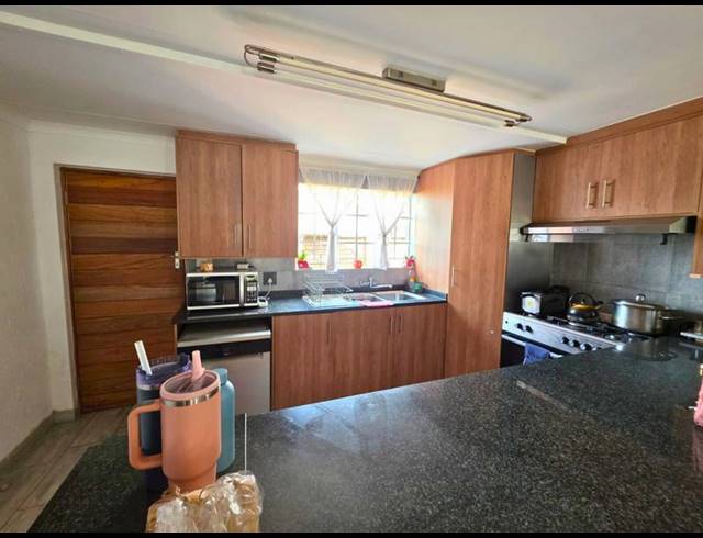 4 BEDROOM PROPERTY TO RENT IN GLEN MARAIS